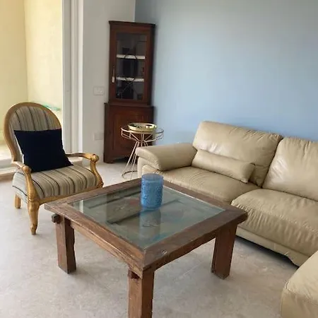 3-beds, 2-bath Seaside *