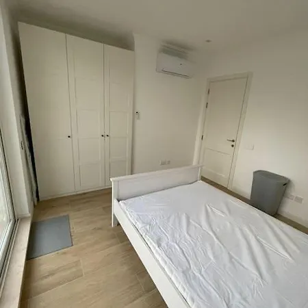 3-beds, 2-bath Seaside Daire Pembroke